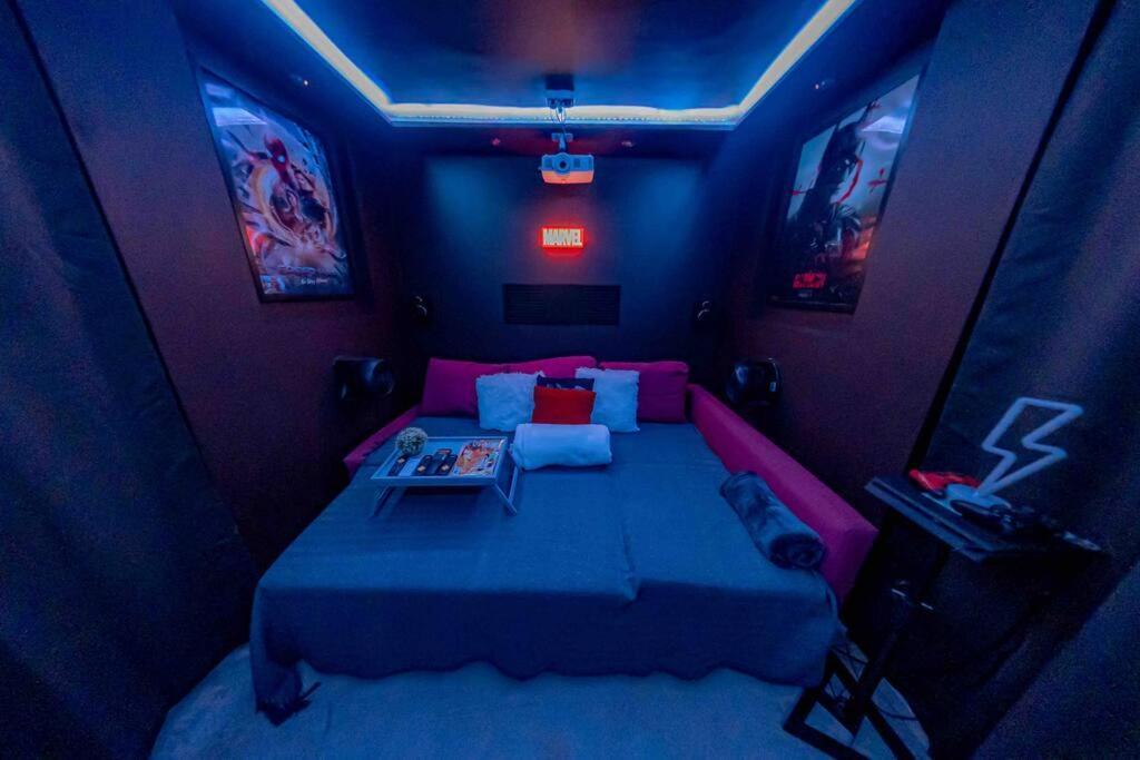 Unique Home W/Garden Hot Tub, Sauna & Cinema Room London Exterior foto